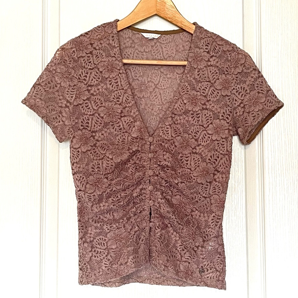 Guess Leila Lace Ruched Button Front Top in Mauve Sz M Coquette Dainty Feminine